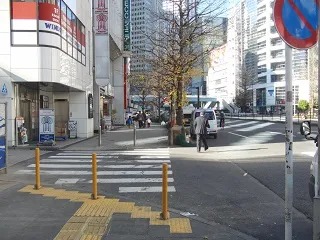 大江戸線新宿西口駅からの道案内